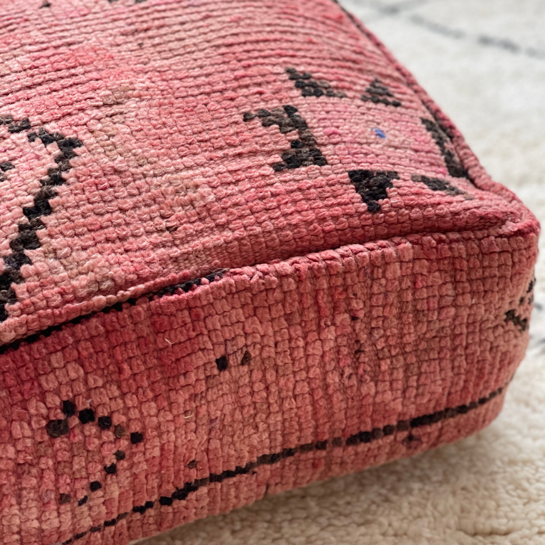Vintage Berber Pouffe - 102 - Troussi