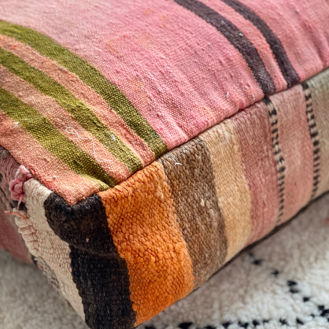 Vintage Berber Pouffe - 111 - Troussi