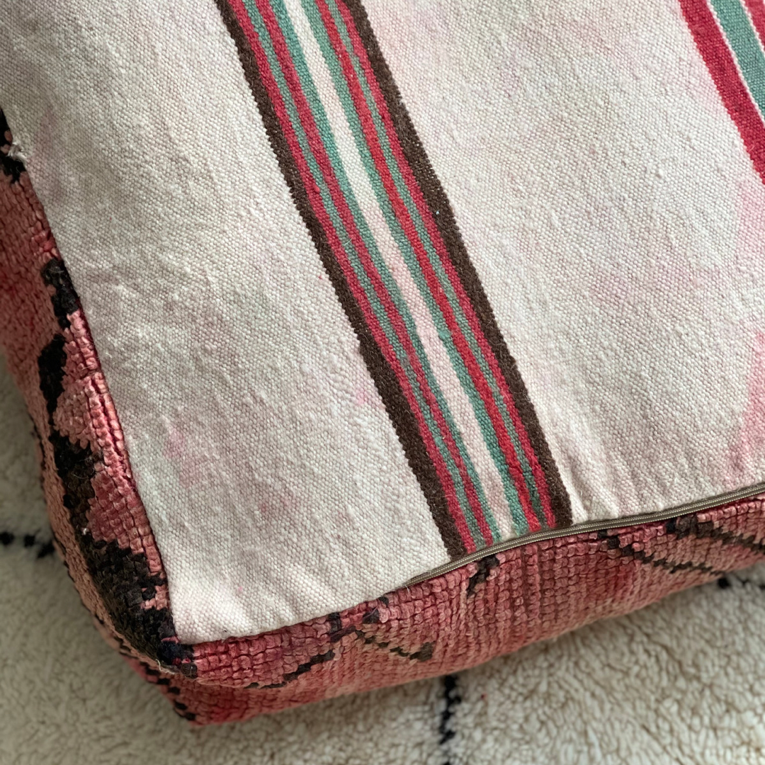 Vintage Berber Pouffe - 104 - Troussi