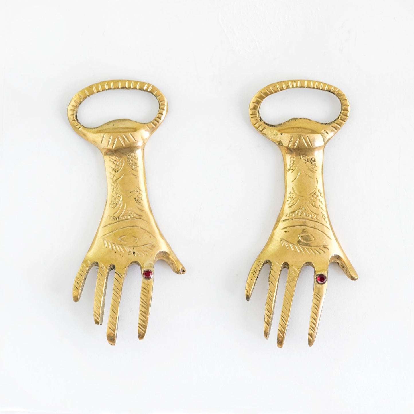 Gold finger bottle opener - Troussi