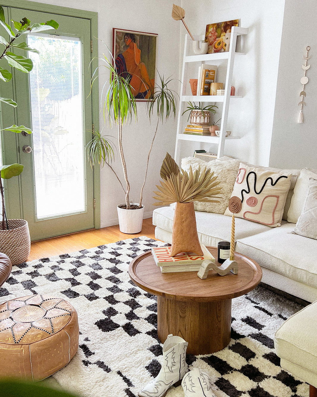 The Timeless Craft of Moroccan Rug Making: A Journey Through Tradition