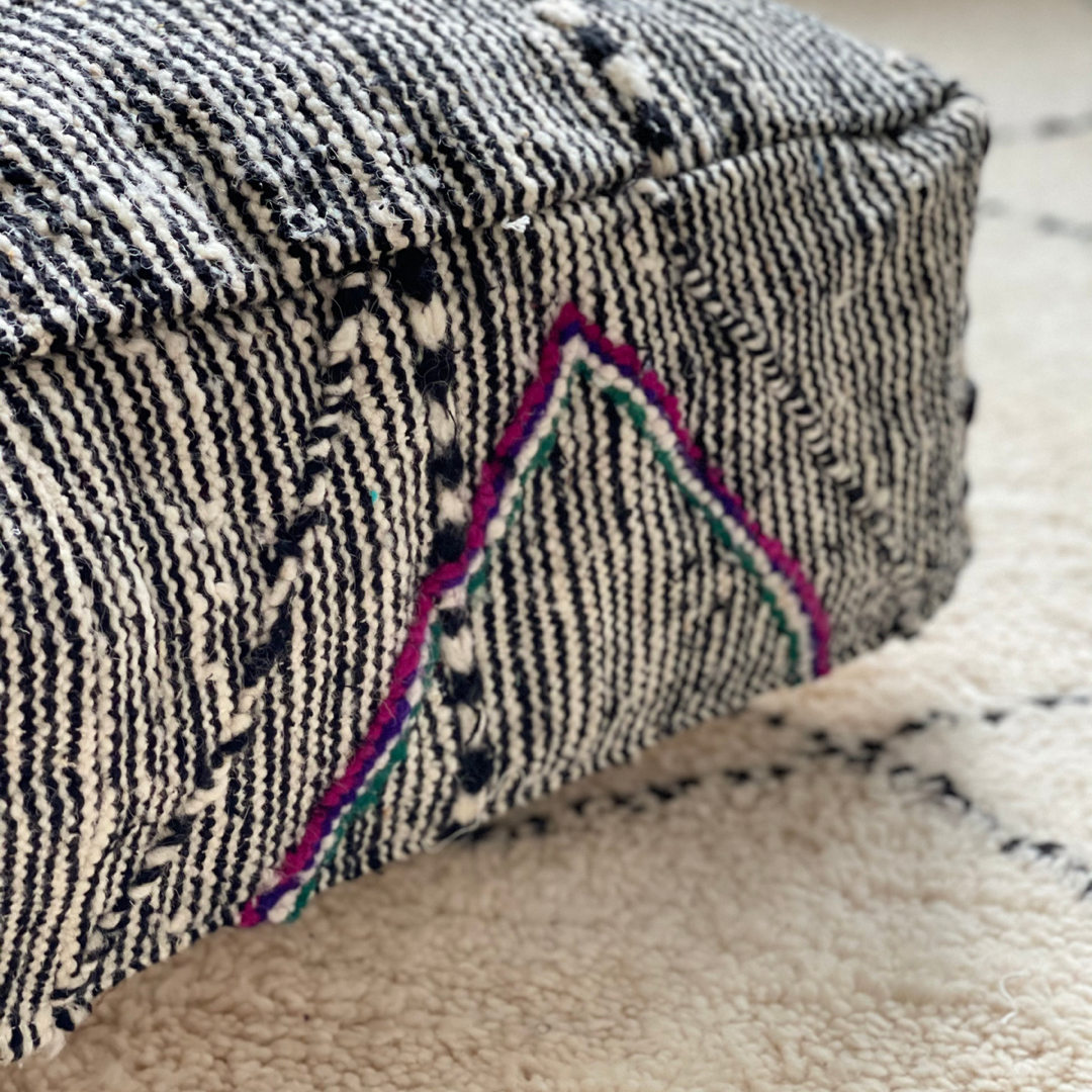 Vintage Berber Pouffe - 106 - Troussi