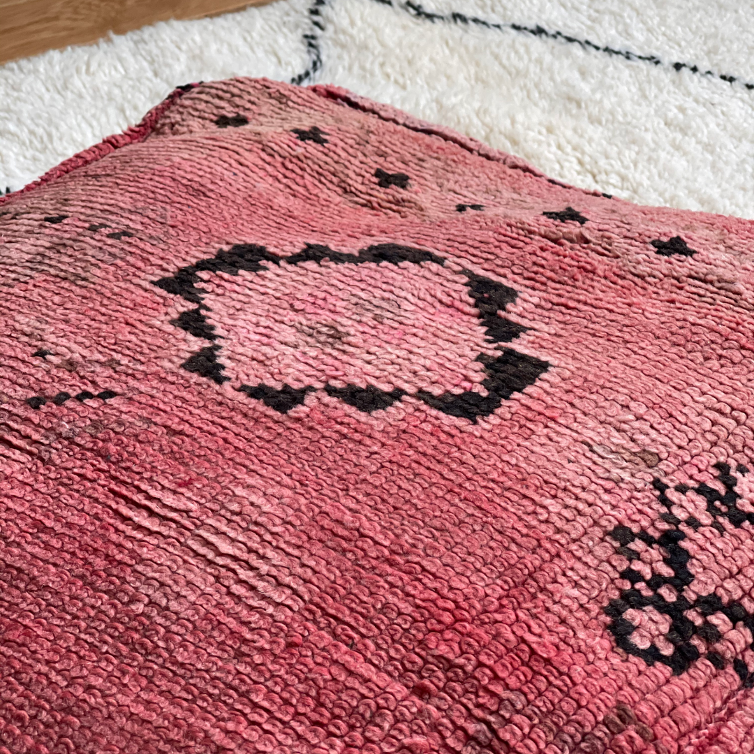 Vintage Berber Pouffe - 104 - Troussi