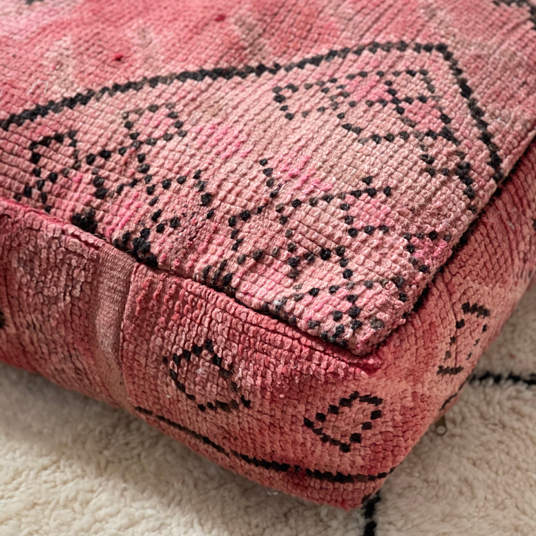 Vintage Berber Pouffe - 102 - Troussi