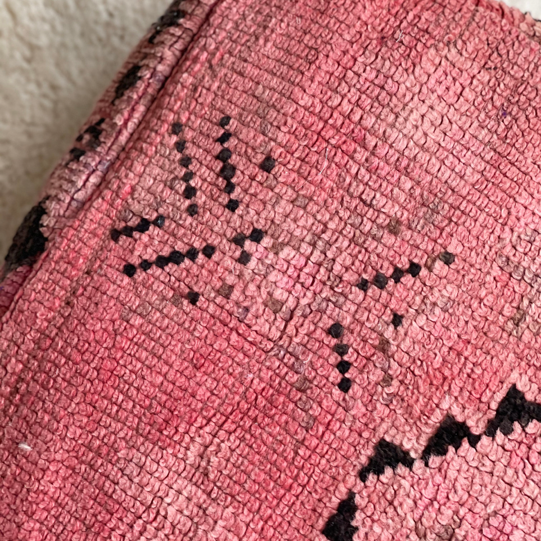 Vintage Berber Pouffe - 104 - Troussi