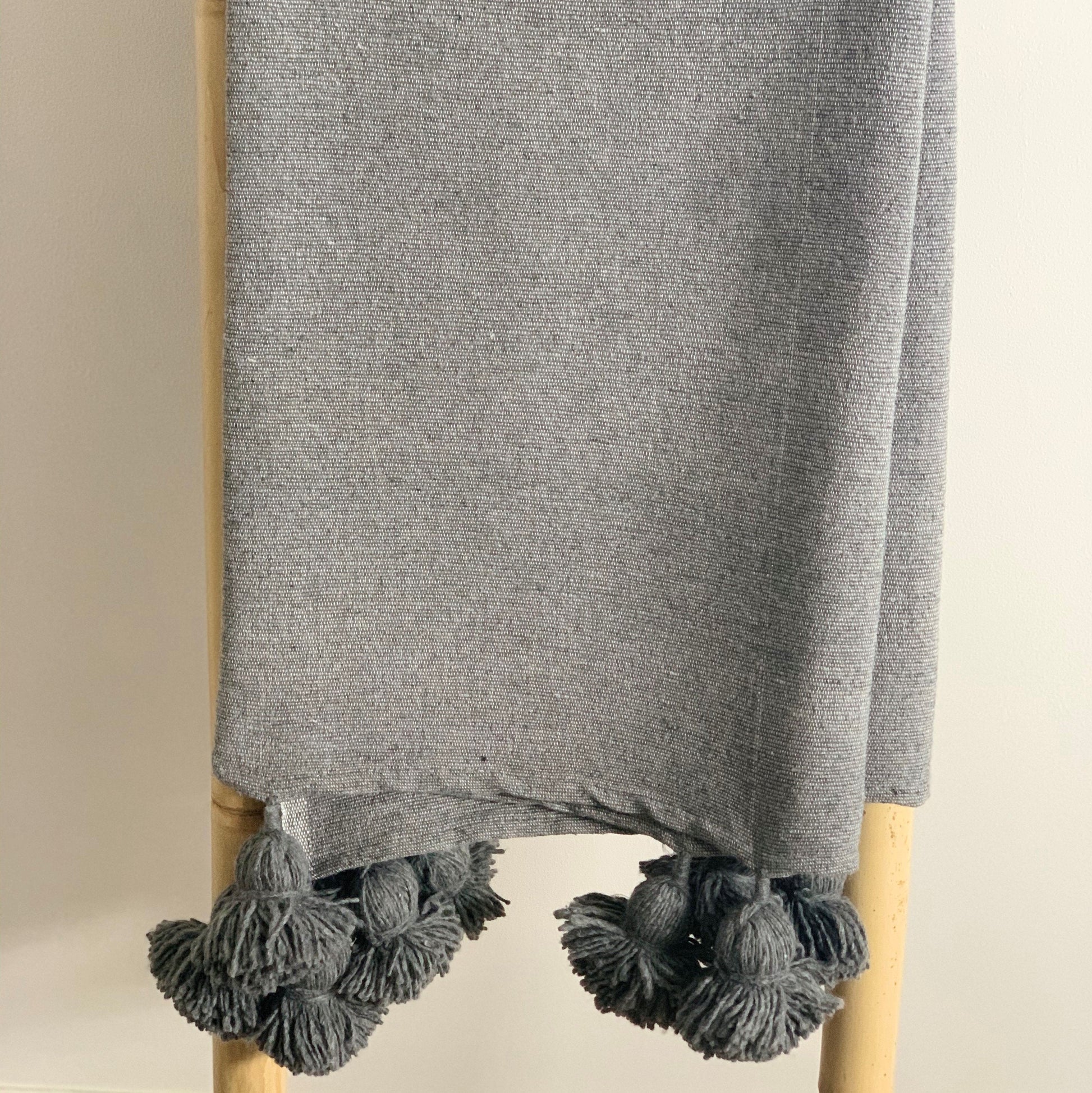 Pom Pom Blanket Ash - Troussi