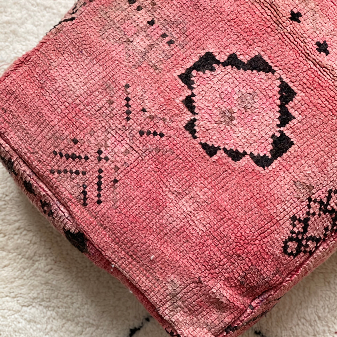 Vintage Berber Pouffe - 104 - Troussi