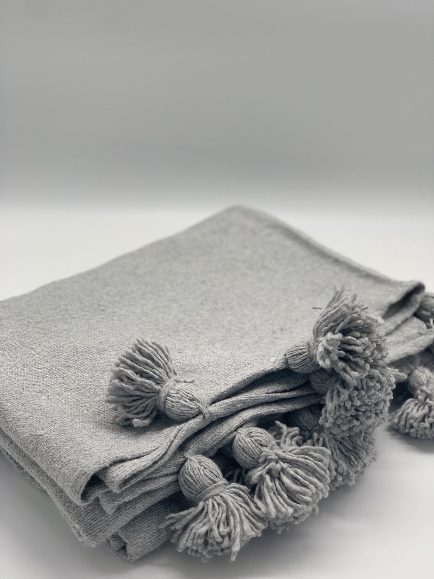 Pom Pom Blanket Smoke - Troussi
