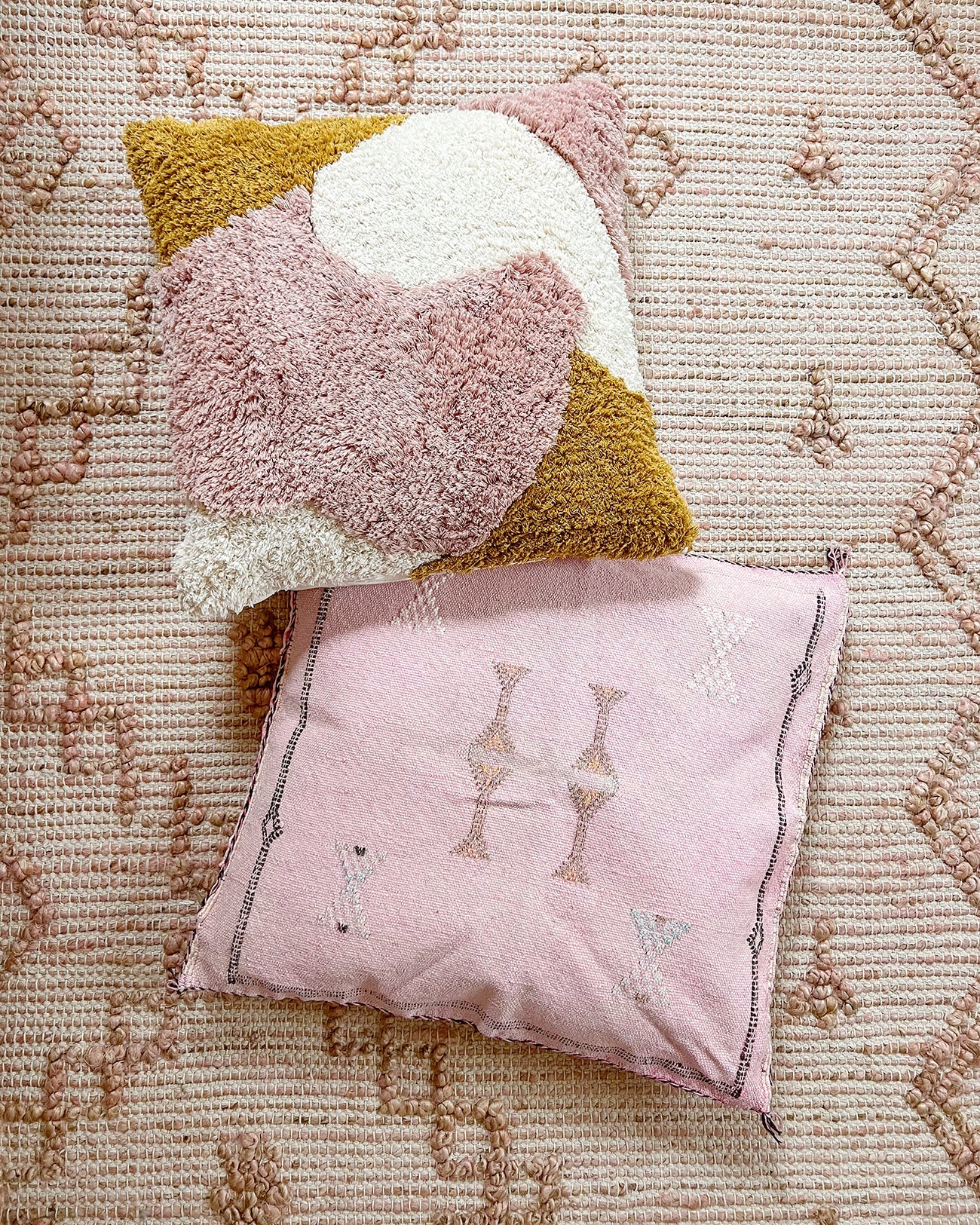Yucca Pink Tufted Throw Pillow